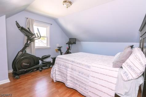 104 Hillcrest Terrace Roselle NJ 07203