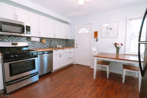 104 Hillcrest Terrace Roselle NJ 07203