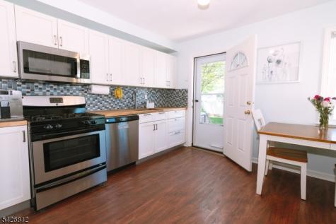 104 Hillcrest Terrace Roselle NJ 07203