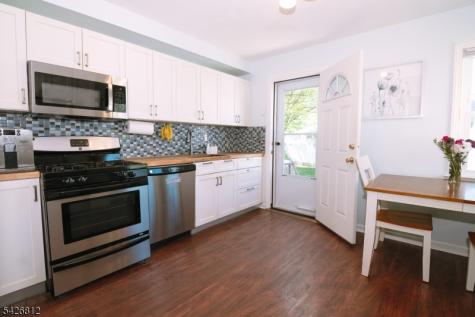 104 Hillcrest Terrace Roselle NJ 07203
