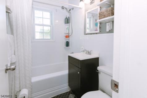 104 Hillcrest Terrace Roselle NJ 07203