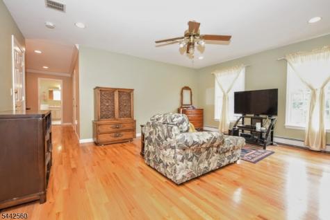 48 Ackerman Street Waldwick NJ 07463