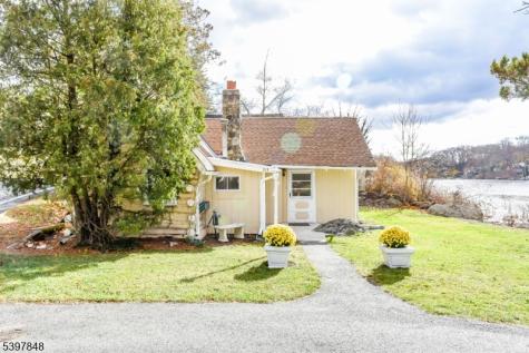213 Otterhole Road West Milford NJ 07480