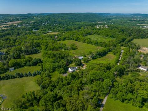 2 Dutch Hill Road Hampton NJ 08827