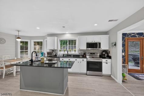 123 Vail Road Knowlton NJ 07832