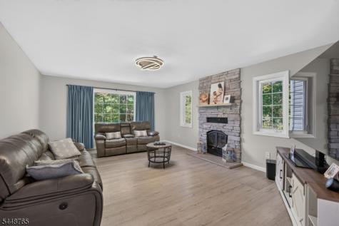 123 Vail Road Knowlton NJ 07832
