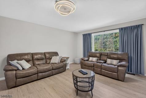 123 Vail Road Knowlton NJ 07832