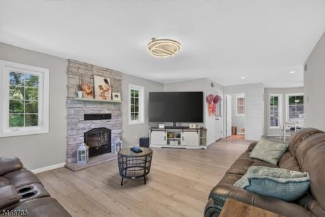 123 Vail Road Knowlton NJ 07832