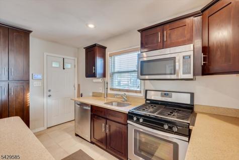 174 Runyon Avenue Franklin NJ 08873