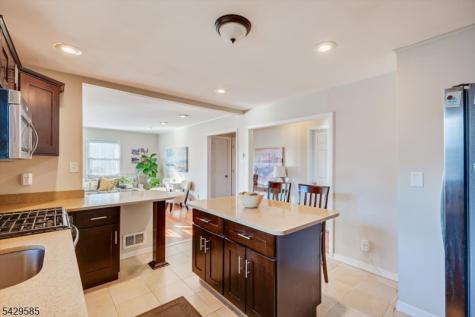 174 Runyon Avenue Franklin NJ 08873