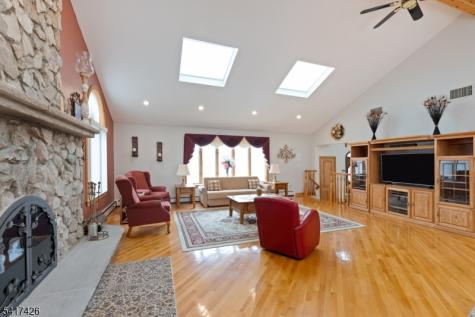 512 Van Bussum Avenue Garfield NJ 07026
