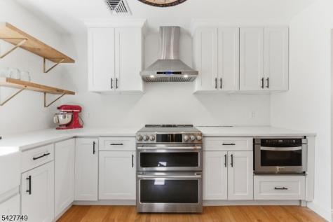 1115 Tuxedo Square Teaneck NJ 07666