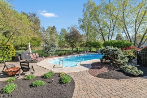 7 Evergreen Court Hillsborough NJ 08844
