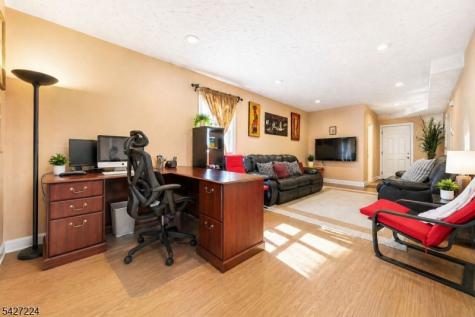 188 Kerrigan Boulevard Newark NJ 07106
