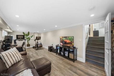 11 Homewood Way Montclair NJ 07042