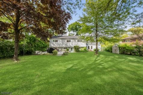 11 Homewood Way Montclair NJ 07042