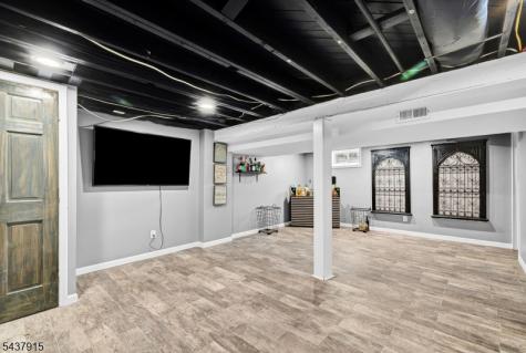 91 Crestview Road Woodbridge NJ 08863