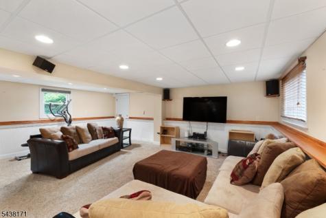 35 Saint Marys Drive Roxbury NJ 07876