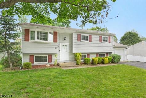 35 Saint Marys Drive Roxbury NJ 07876