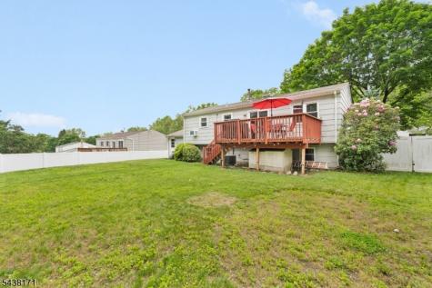 35 Saint Marys Drive Roxbury NJ 07876