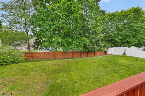 35 Saint Marys Drive Roxbury NJ 07876