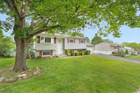 35 Saint Marys Drive Roxbury NJ 07876