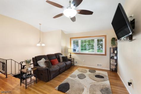35 Saint Marys Drive Roxbury NJ 07876