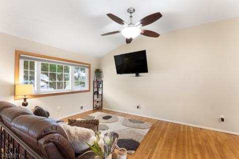 35 Saint Marys Drive Roxbury NJ 07876