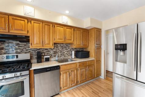 35 Saint Marys Drive Roxbury NJ 07876