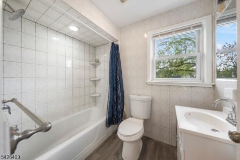 8 Melrose Terrace Elizabeth NJ 07208
