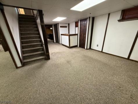 35 Thompson Avenue Woodbridge NJ 08863