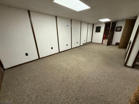 35 Thompson Avenue Woodbridge NJ 08863