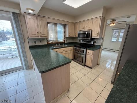 35 Thompson Avenue Woodbridge NJ 08863