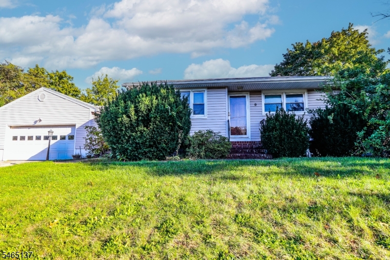 9 Castleton Avenue Franklin NJ 08873