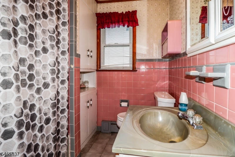 9 Castleton Avenue Franklin NJ 08873