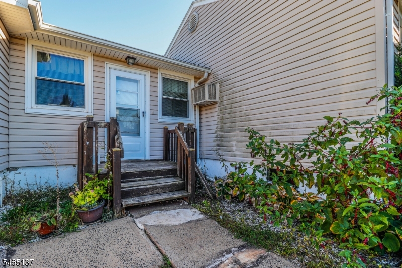 9 Castleton Avenue Franklin NJ 08873