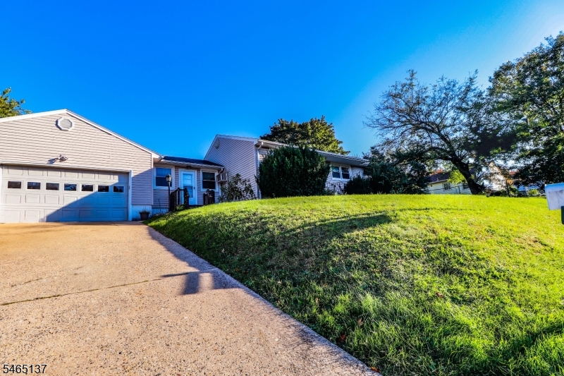 9 Castleton Avenue Franklin NJ 08873