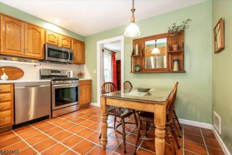 8 Abbington Terrace Glen Rock NJ 07452