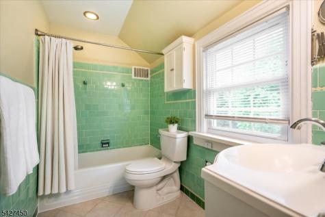 8 Abbington Terrace Glen Rock NJ 07452