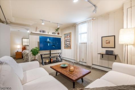 8 Abbington Terrace Glen Rock NJ 07452