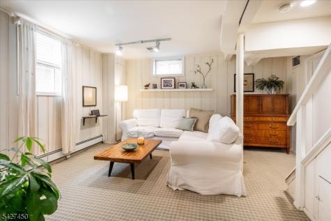 8 Abbington Terrace Glen Rock NJ 07452