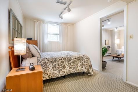 8 Abbington Terrace Glen Rock NJ 07452
