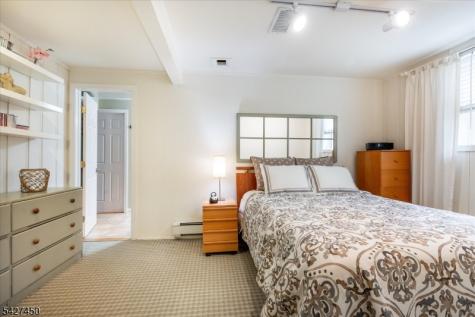 8 Abbington Terrace Glen Rock NJ 07452