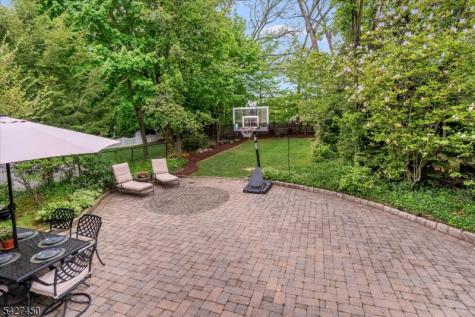 8 Abbington Terrace Glen Rock NJ 07452