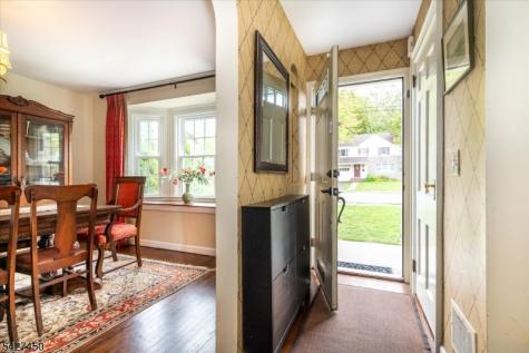 8 Abbington Terrace Glen Rock NJ 07452