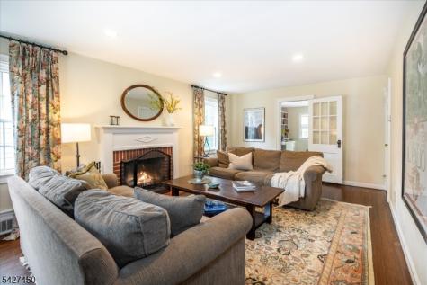 8 Abbington Terrace Glen Rock NJ 07452