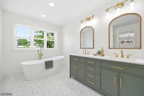 31 Ridgeview Avenue West Orange NJ 07052
