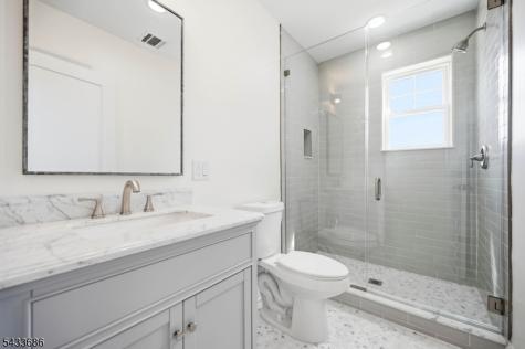 31 Ridgeview Avenue West Orange NJ 07052