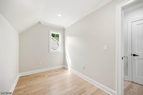 31 Ridgeview Avenue West Orange NJ 07052