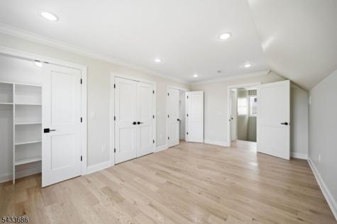 31 Ridgeview Avenue West Orange NJ 07052